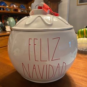 Rae Dunn Large cookie jar